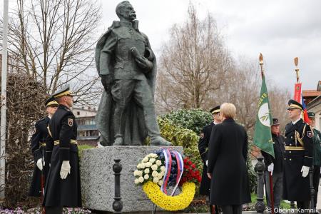 Predsednica Republike Slovenije dr. Nataša Pirc Musar k spomeniku Rudolfa Maistra – Vojanova položila cvetje (14)